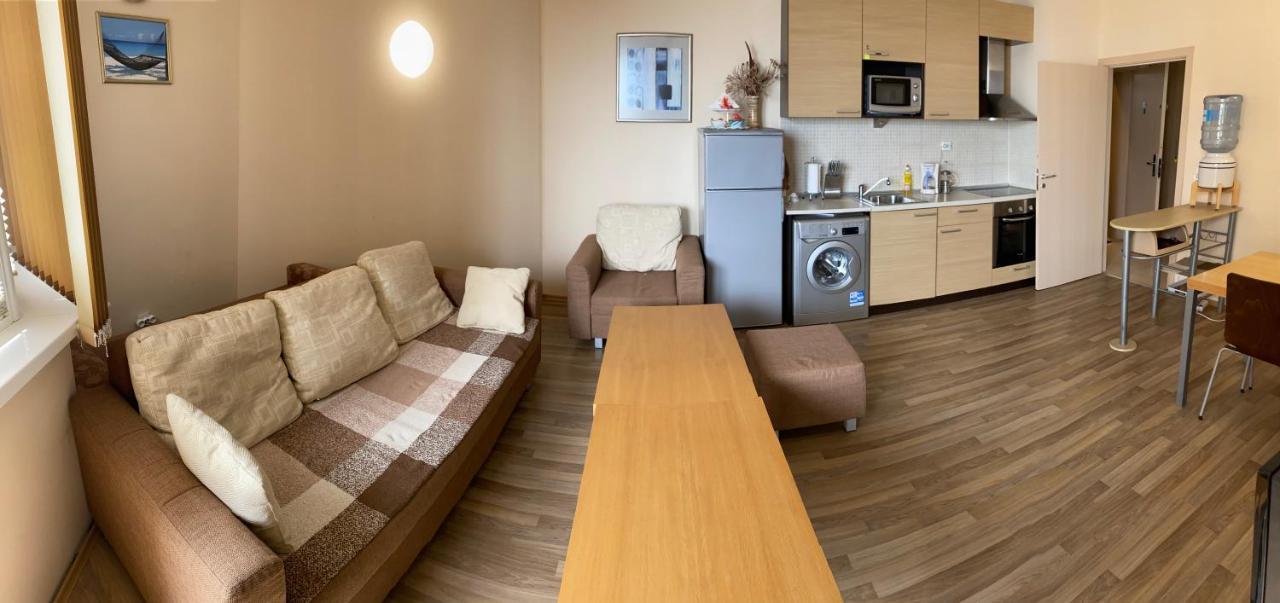 First Line Apartment At Obzor Exterior photo